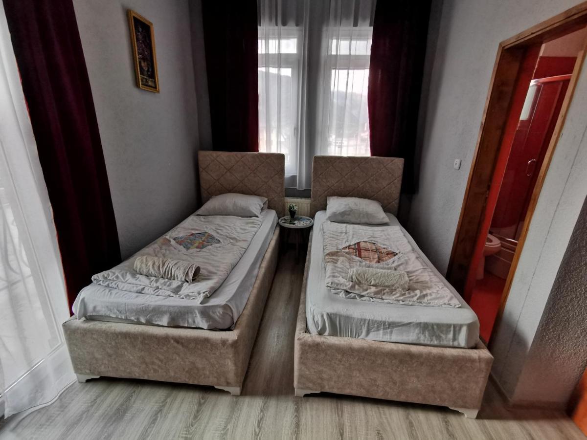 Отель Rosi Gusinje